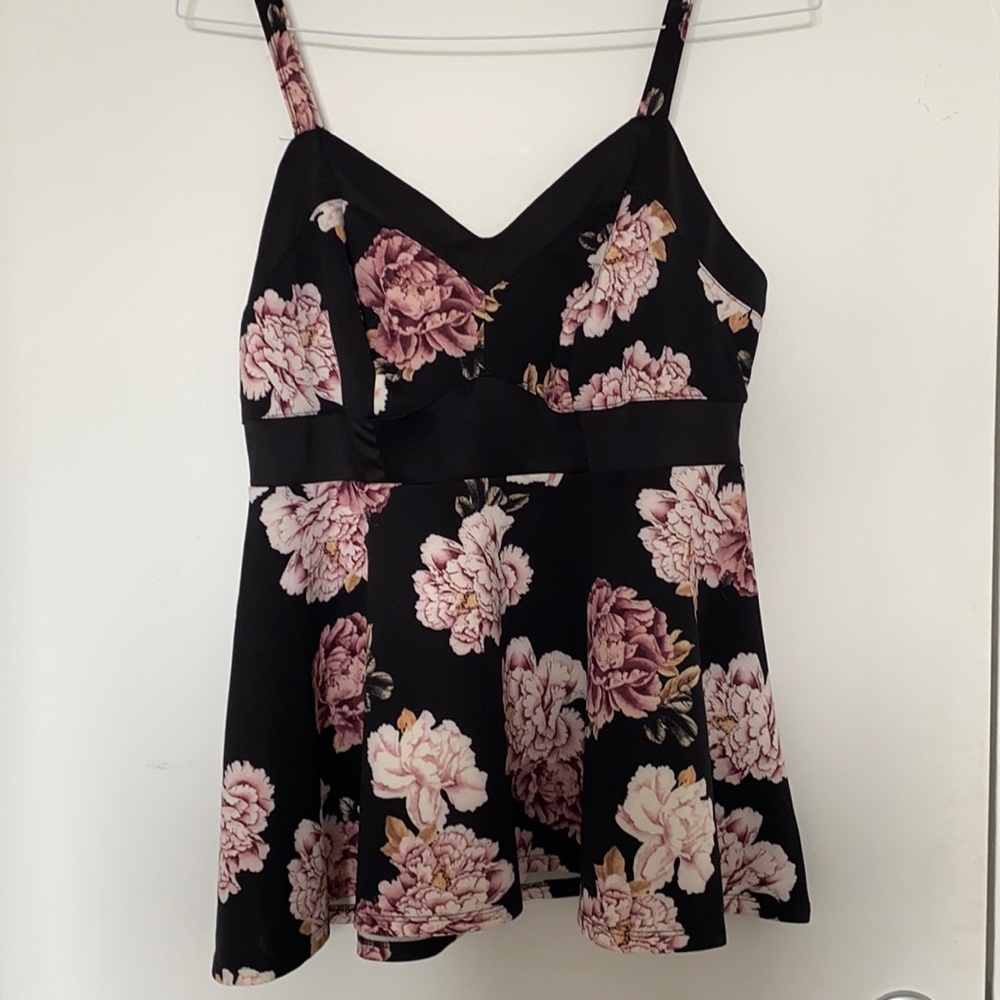 NWT Torrid Floral Peplum Top (0- L)